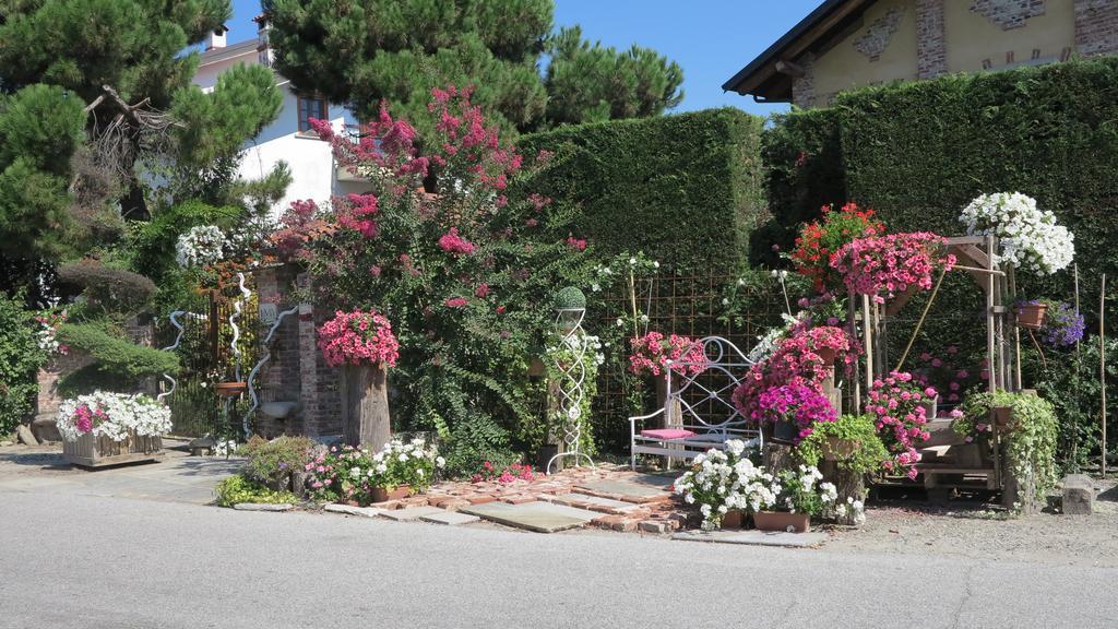 La Via' Bed & Breakfast Cavour Exterior photo
