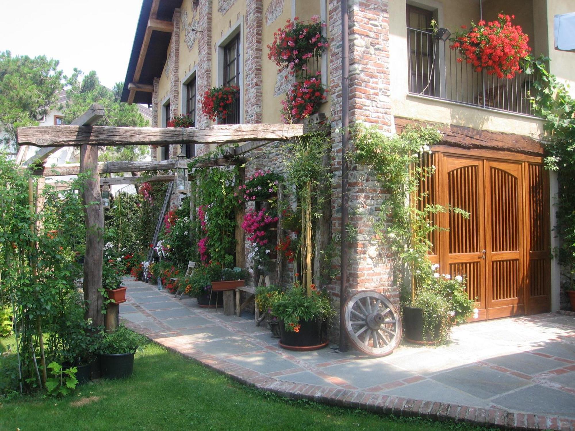 La Via' Bed & Breakfast Cavour Exterior photo