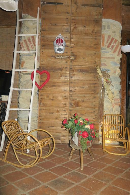 La Via' Bed & Breakfast Cavour Exterior photo