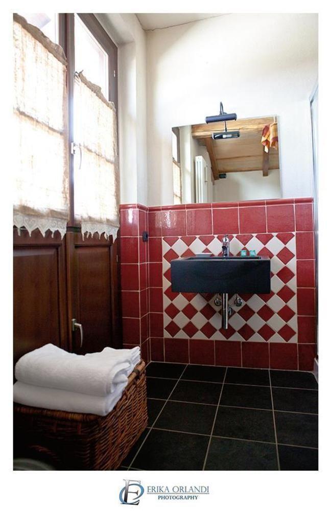 La Via' Bed & Breakfast Cavour Exterior photo